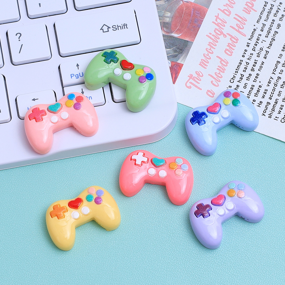 5 Breloques en résine colorées - Gaming Console And avis et prix
